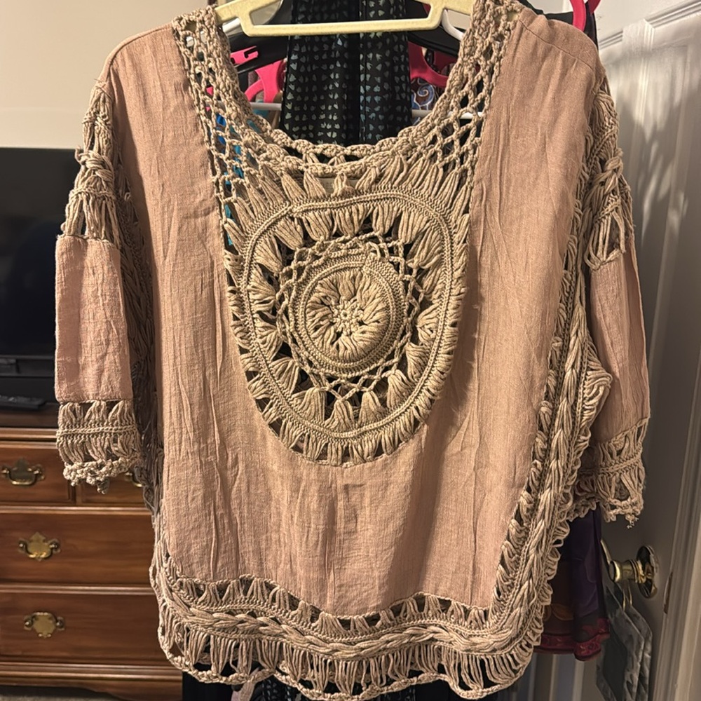 Rebellion Crochet Trim Top XS Boho Festival Macrame
3/4 Sleeve